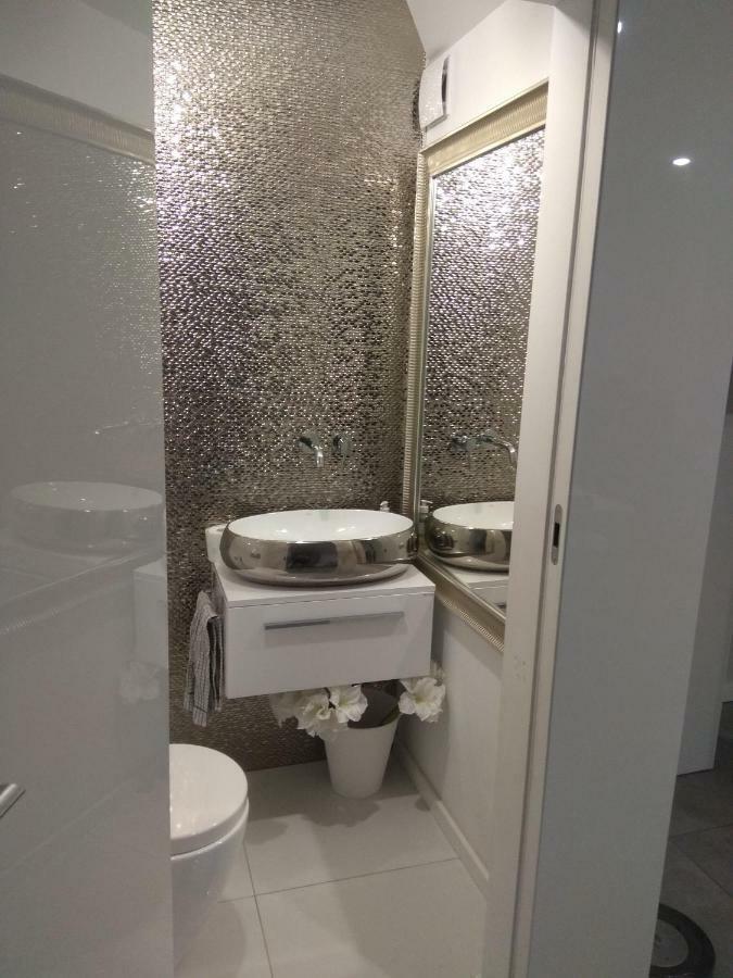 Luxury Apartment With Own Parking Chorzów Extérieur photo